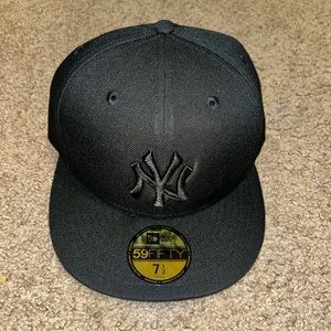 All Black 59fifty NY Yankees Fitted Hat *7 1/2*